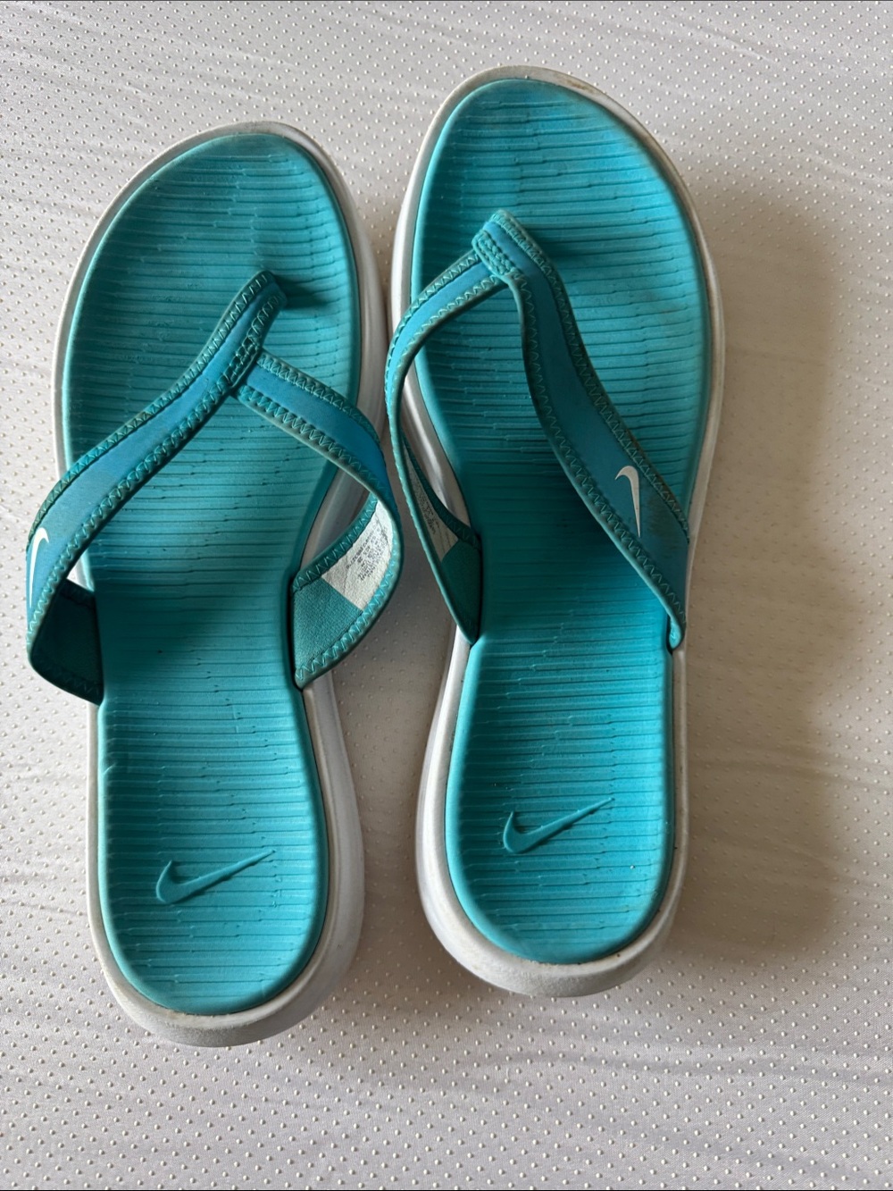 Nike Teal Aqua Women's Flip Flop Sandals.